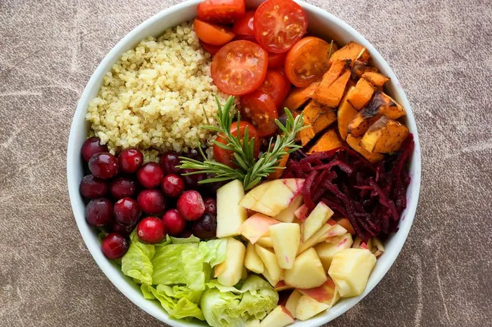 Buddha bowl quinoa et légumes rôtis